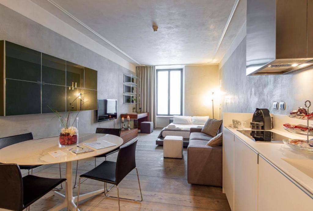 Milan Royal Suites - Centro Duomo Экстерьер фото