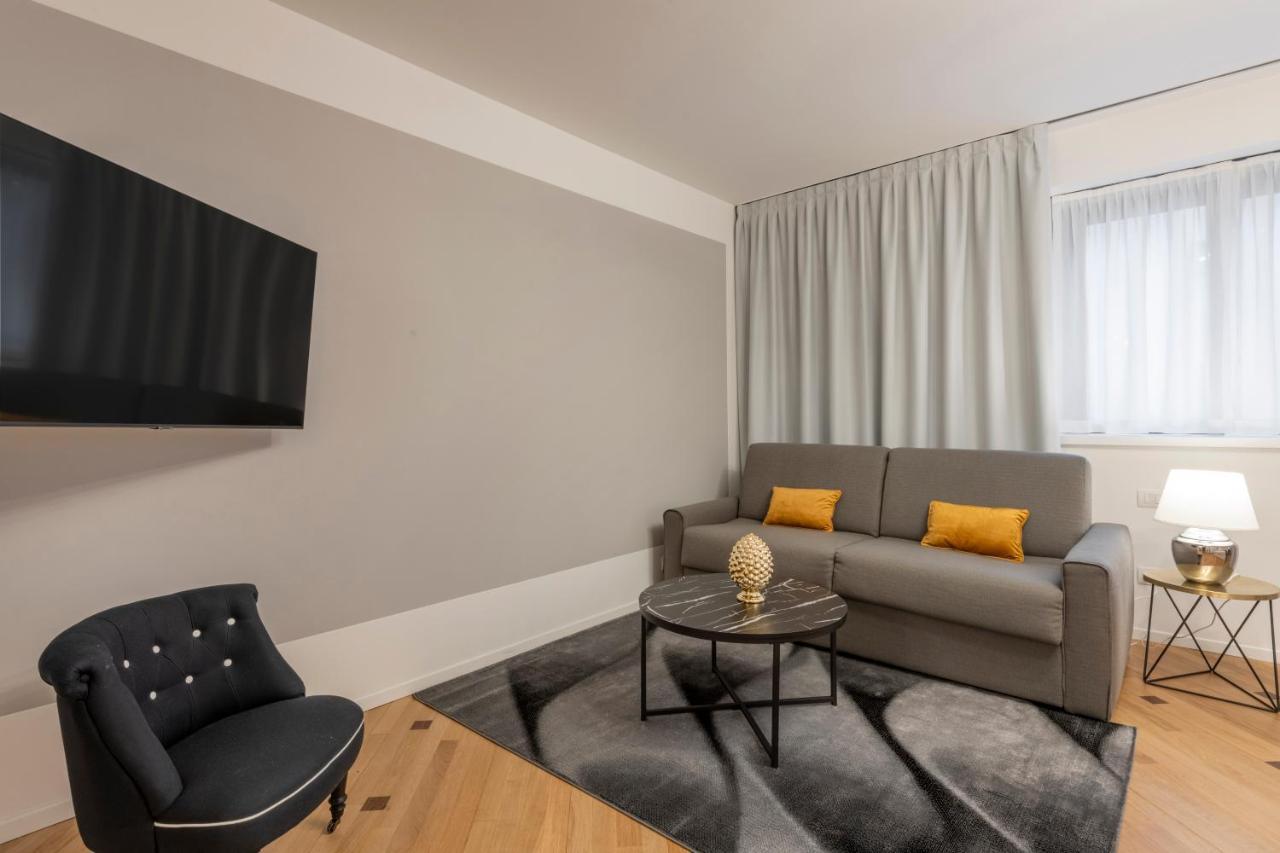Milan Royal Suites - Centro Duomo Экстерьер фото