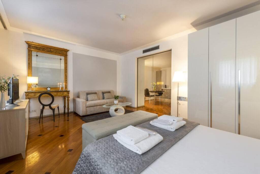 Milan Royal Suites - Centro Duomo Экстерьер фото